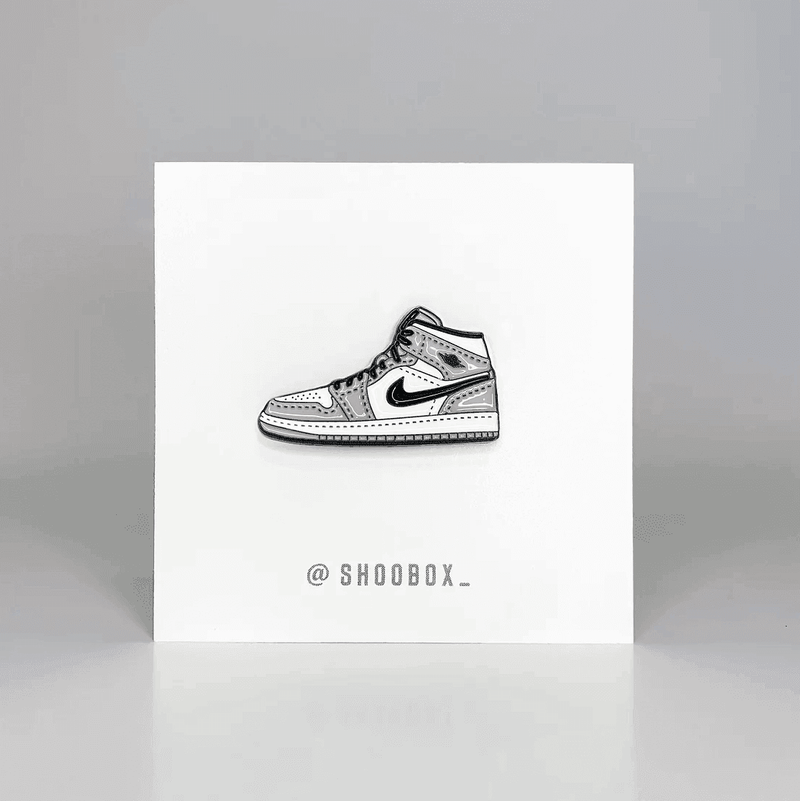 Shoobox Jordan 1 Light Grey Pin-SOLE